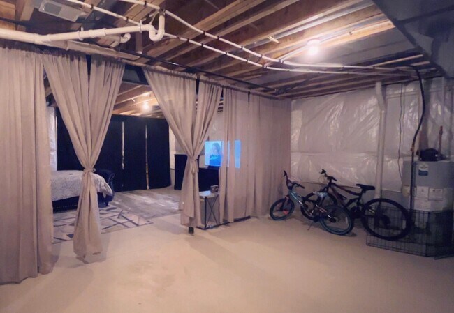 Building Photo - 3722 Park Creek Ln