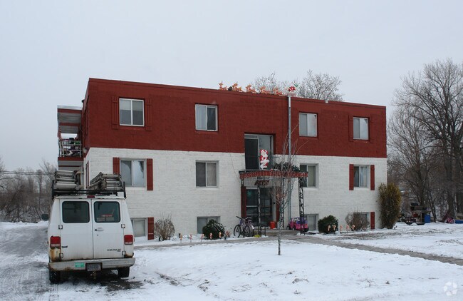 Building Photo - 2410 Maple Ave