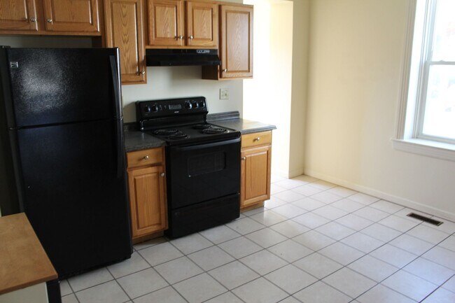 Building Photo - Semi Detached