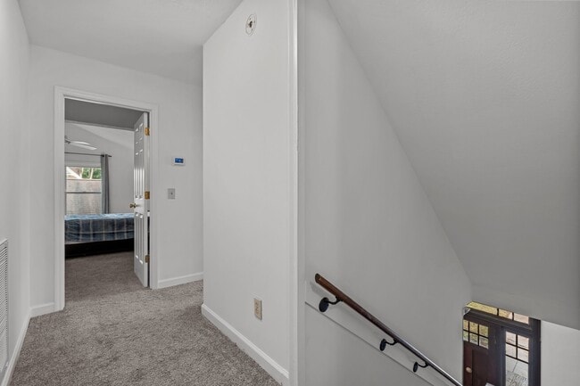 Building Photo - 802 N Poplar St