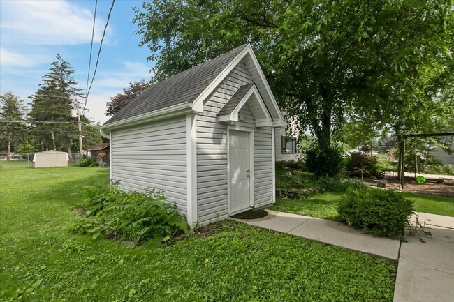 Building Photo - 927 S Charlotte St