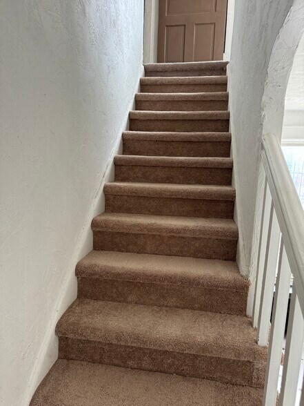 Building Photo - 214 Seneca St