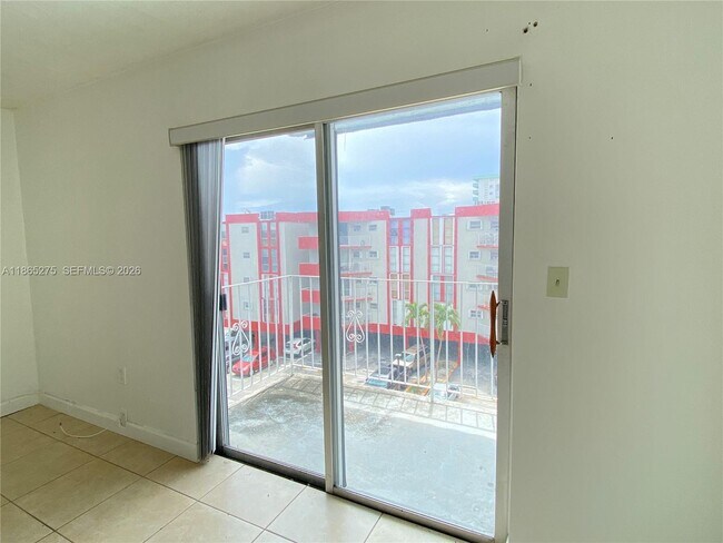 Building Photo - 1655 W 44th Pl