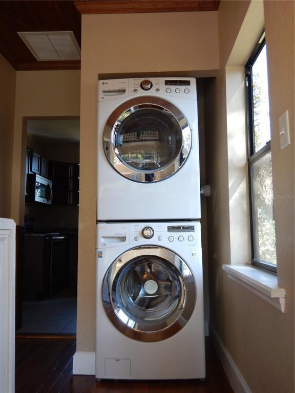 Building Photo - 16909 Franklin Ave