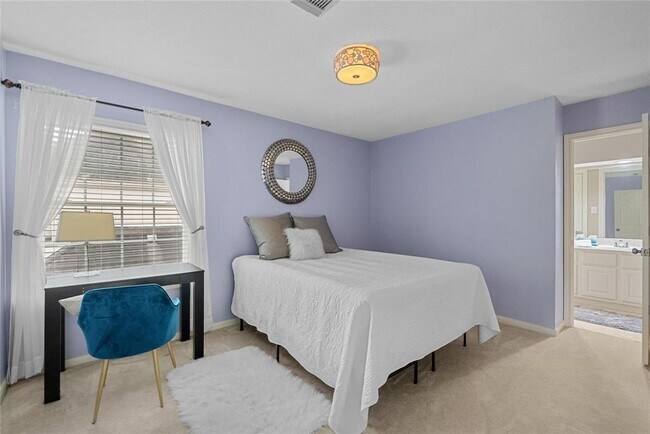 Building Photo - 15806 Virginia Fern Way