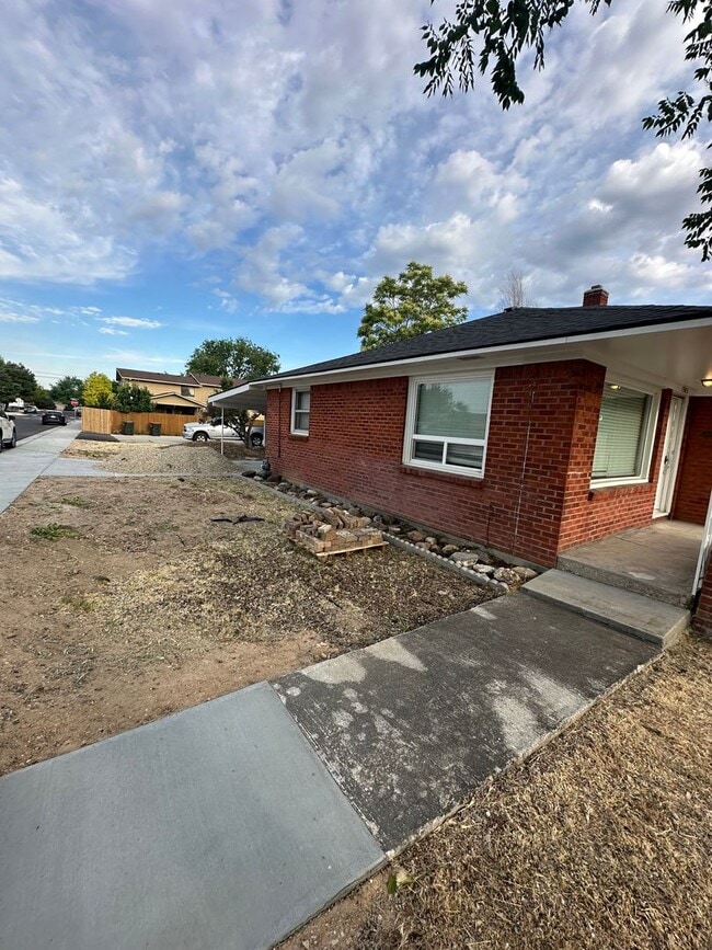 Building Photo - Great location in Meridian for this 3 bedroom 2 bath home.