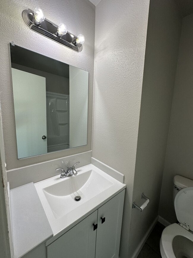 Building Photo - 3 bed 2 bath Cozy Home!