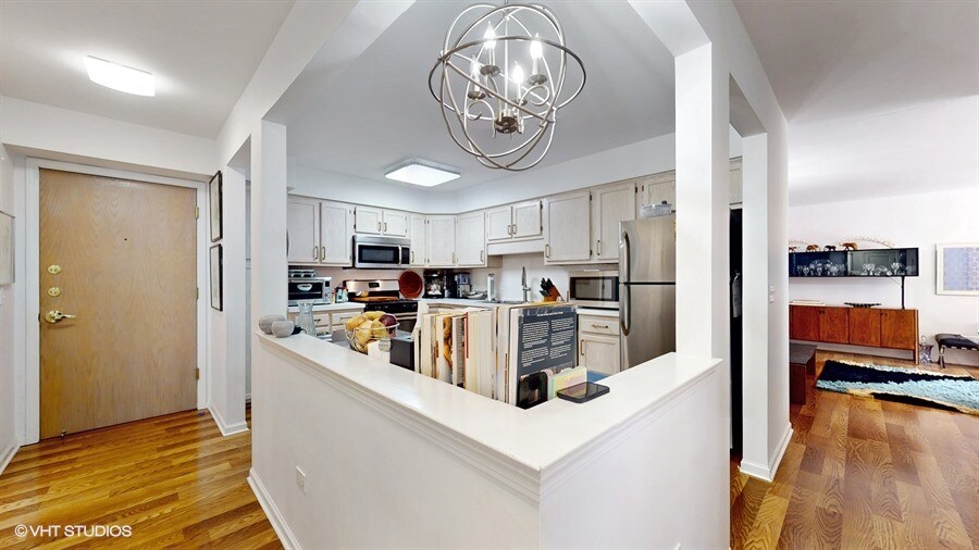 Building Photo - 5000 Oakton St