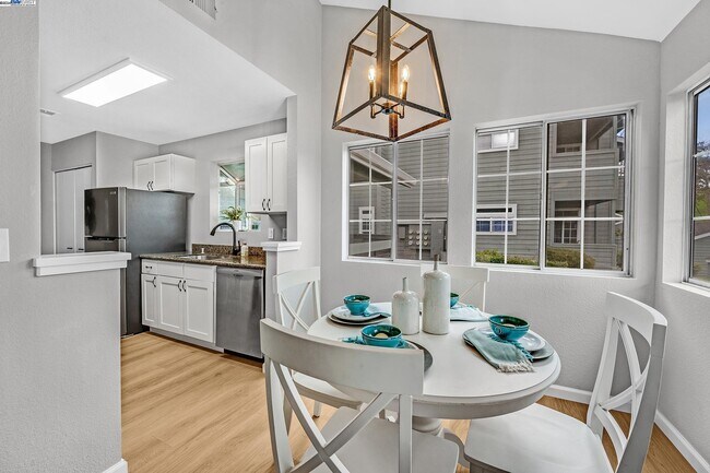 Building Photo - 7815 Canyon Meadows Cir