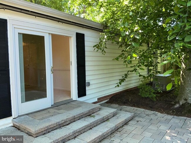Building Photo - 4701 Red Fox Dr