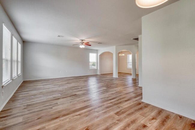 Building Photo - 9104 China Rose Dr
