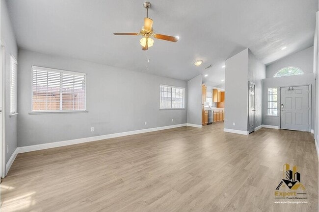 Building Photo - 8449 Bramble Bush Cir