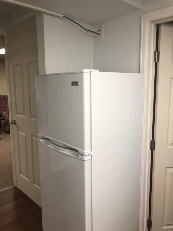 Building Photo - 8316 Oakwood St