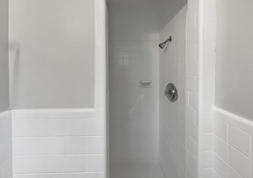 Building Photo - 8308 Manavista St