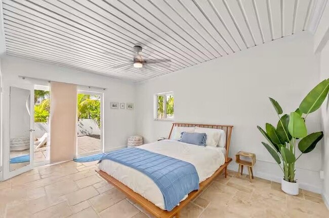 Building Photo - 2780 NE 16th St