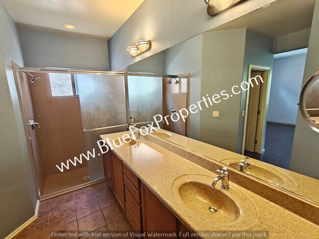 Building Photo - 12785 N Seacliff Pl