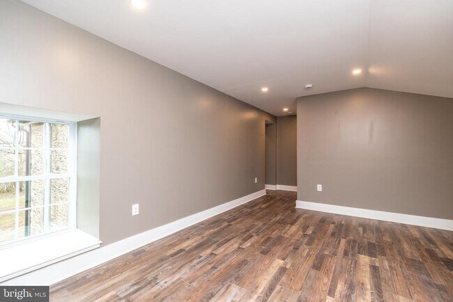 Building Photo - 4844 Old Easton Rd