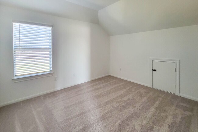 Building Photo - 25737 Damask Dr