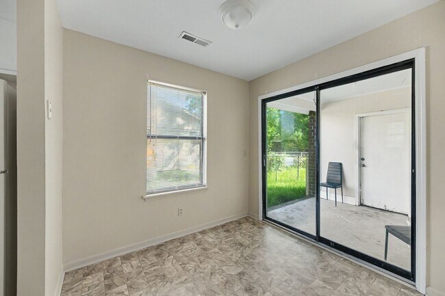 Building Photo - 5225 Marseilles Dr