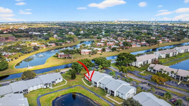 Building Photo - 1013 Green Pine Blvd