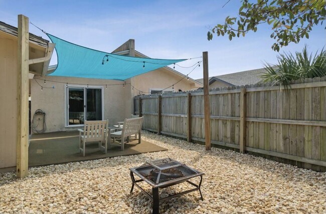 Building Photo - 5807 Sunset Ave