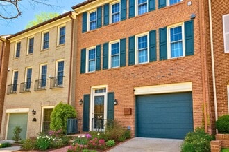 Building Photo - 2329 S Queen St