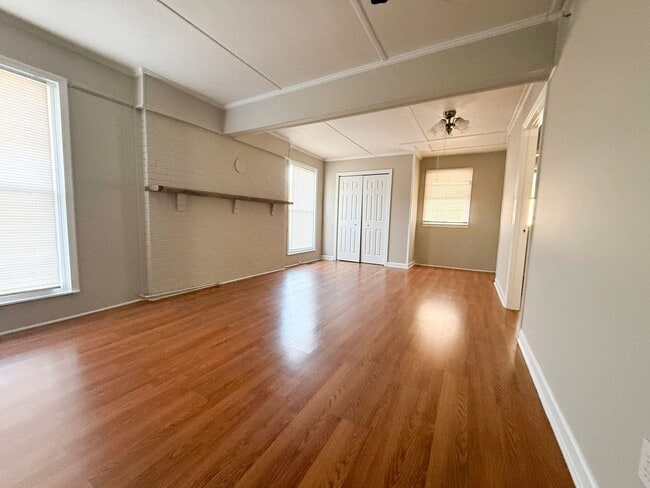 Building Photo - Spacious 3 Bedroom Home with Limited-Time $500 Move-In Special