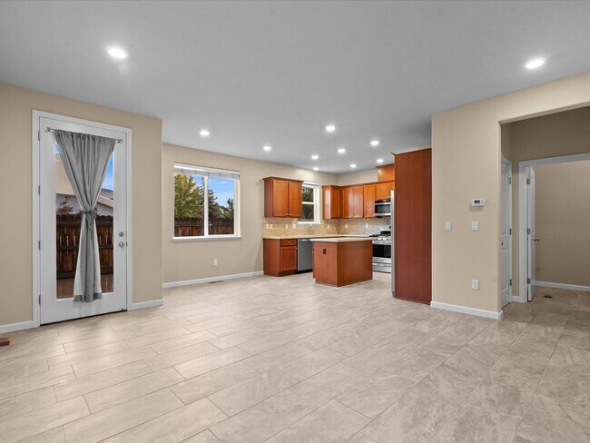 Building Photo - 760 Sarcinella Ct