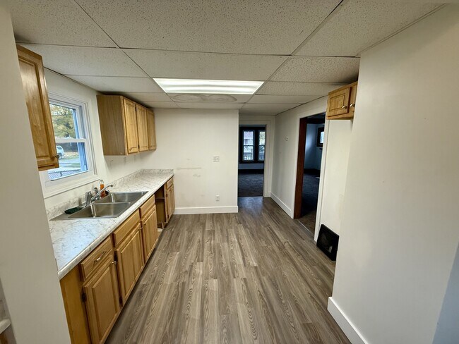 Building Photo - 846 Lee Dr