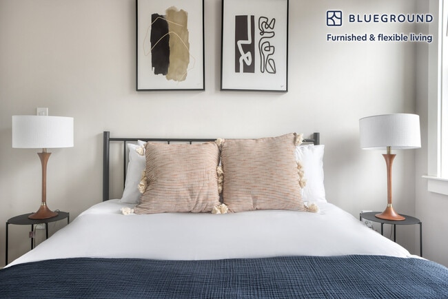 Building Photo - 125 Warren St