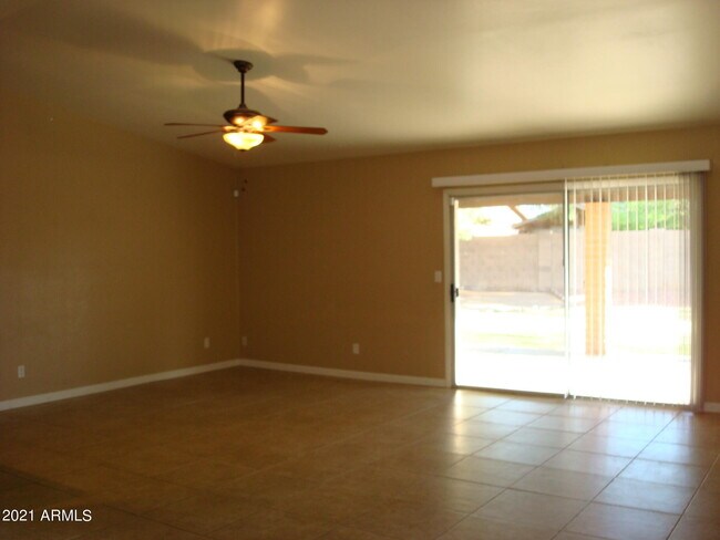 Building Photo - 3933 W Pershing Ave