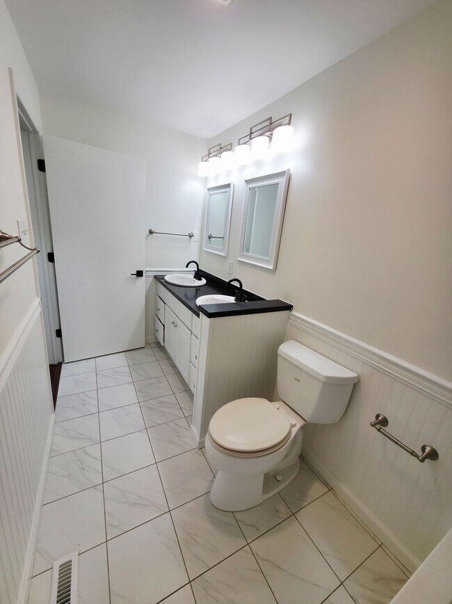 Building Photo - 3 Bed 1 Bath in Rochester PA