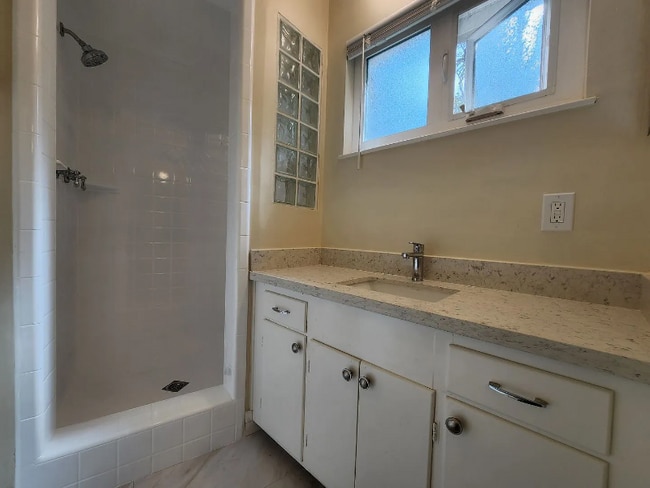Building Photo - 4088 Laguna Way