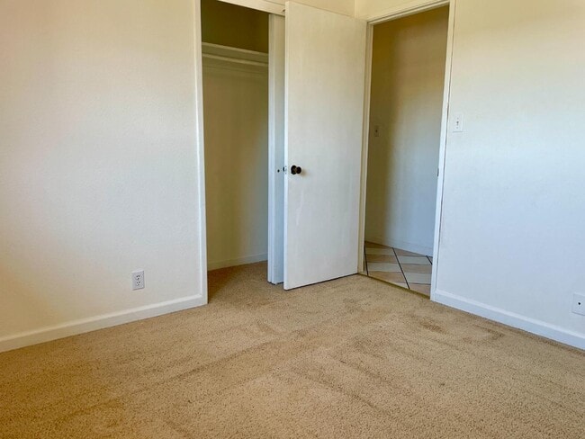 Building Photo - 1375 Mitchell Ln