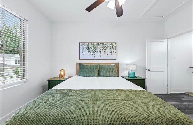 Building Photo - FOR RENT in LAFAYETTE!