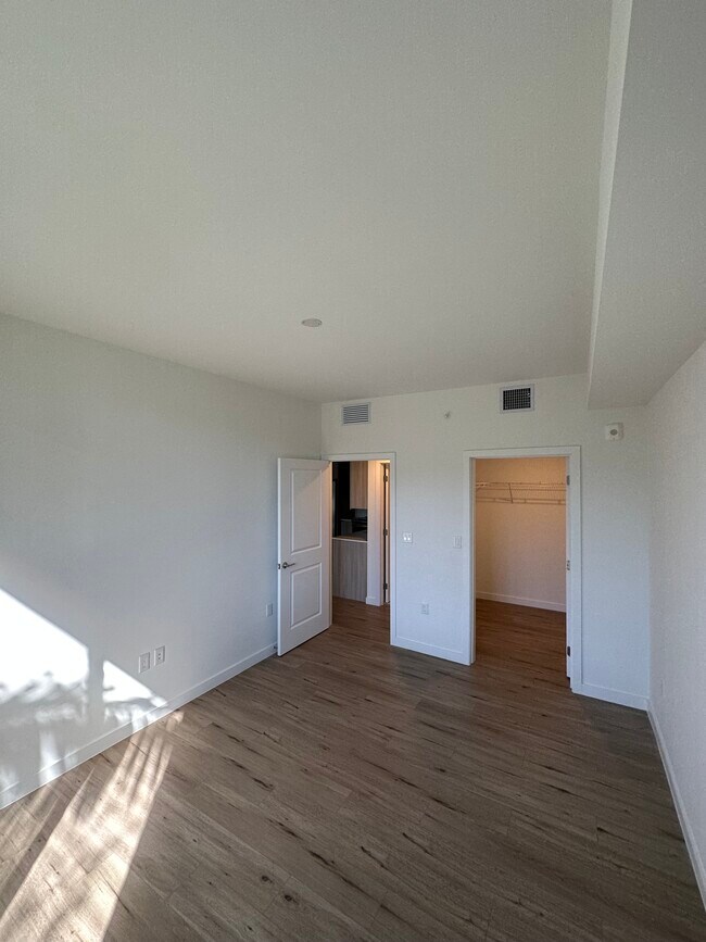 Building Photo - 7280 W 3rd Ave