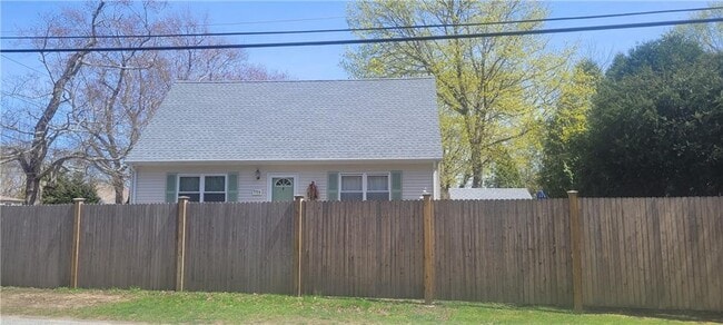 Primary Photo - 559 Middlebridge Rd