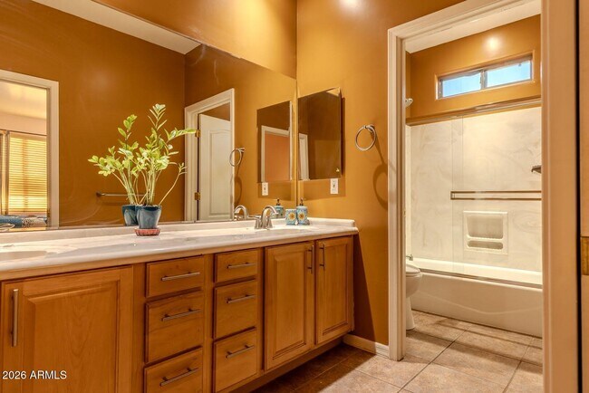 Building Photo - 18425 N 14th St