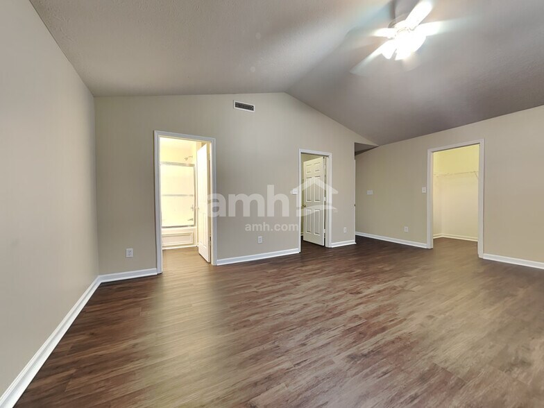Building Photo - 15003 Lovely Dove Ln