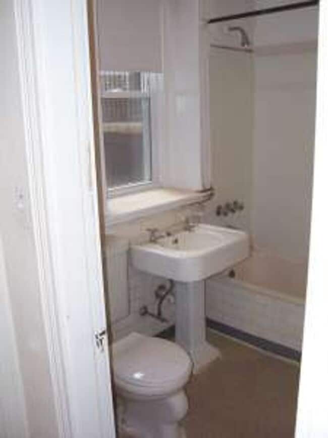 Building Photo - Packards Corner  Sunny front facing Studio  Hth HW inc Now or May Students ok RENOVATED
