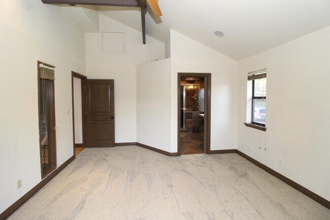 Building Photo - 97 S Hartman Ave