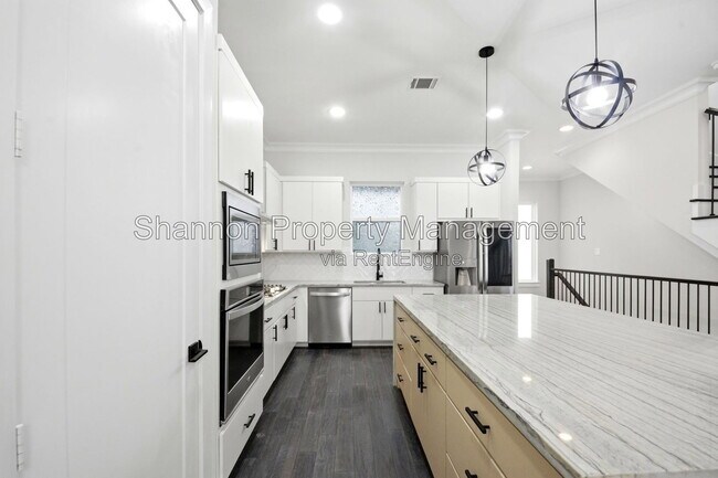 Building Photo - 849 Fisher St