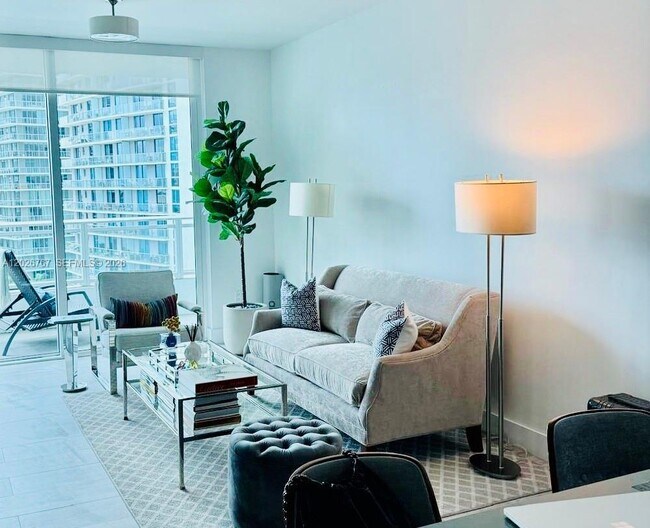 Building Photo - 1080 Brickell Ave