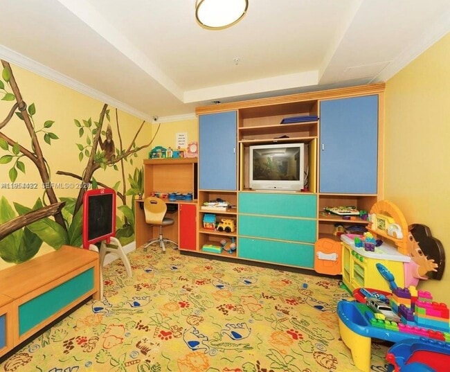 Building Photo - 17150 N Bay Rd