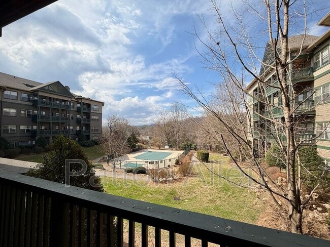 Building Photo - 9 Kenilworth