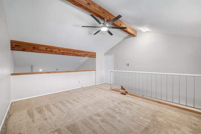 Building Photo - 7211 Lakewood Dr