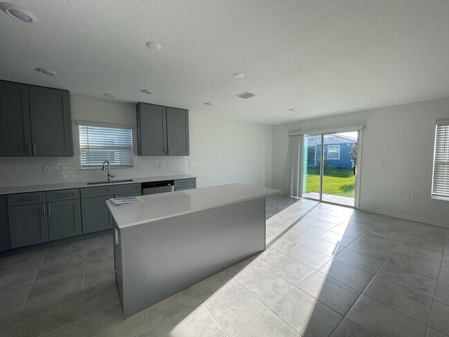 Building Photo - BEAUTIFUL BRAND NEW 2022 Home in the new S...