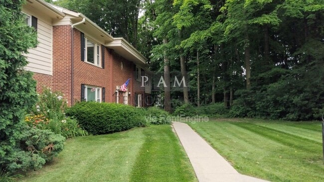 Building Photo - 13350 W Bluemound Rd