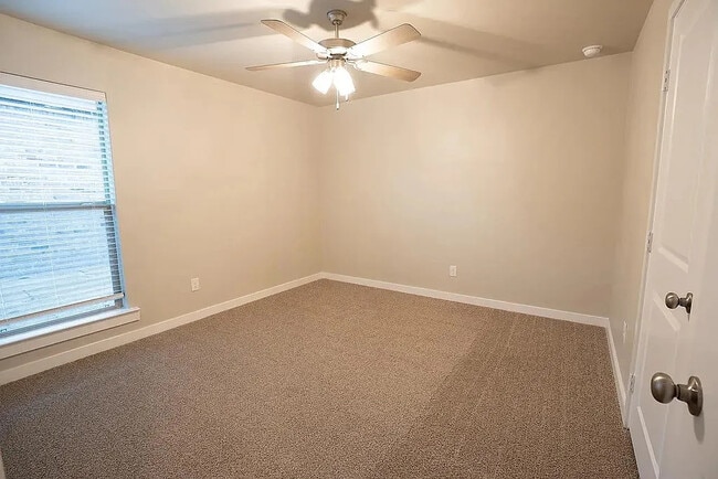 Building Photo - 1321 Bourbon St