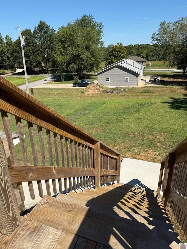 Building Photo - 45 Willow Dr